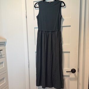 Uniqlo Sleeveless Combination Dress- Size L